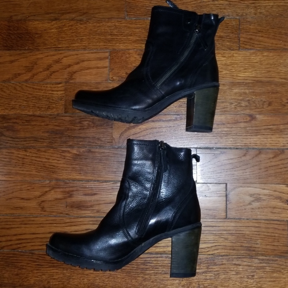 Polo booties